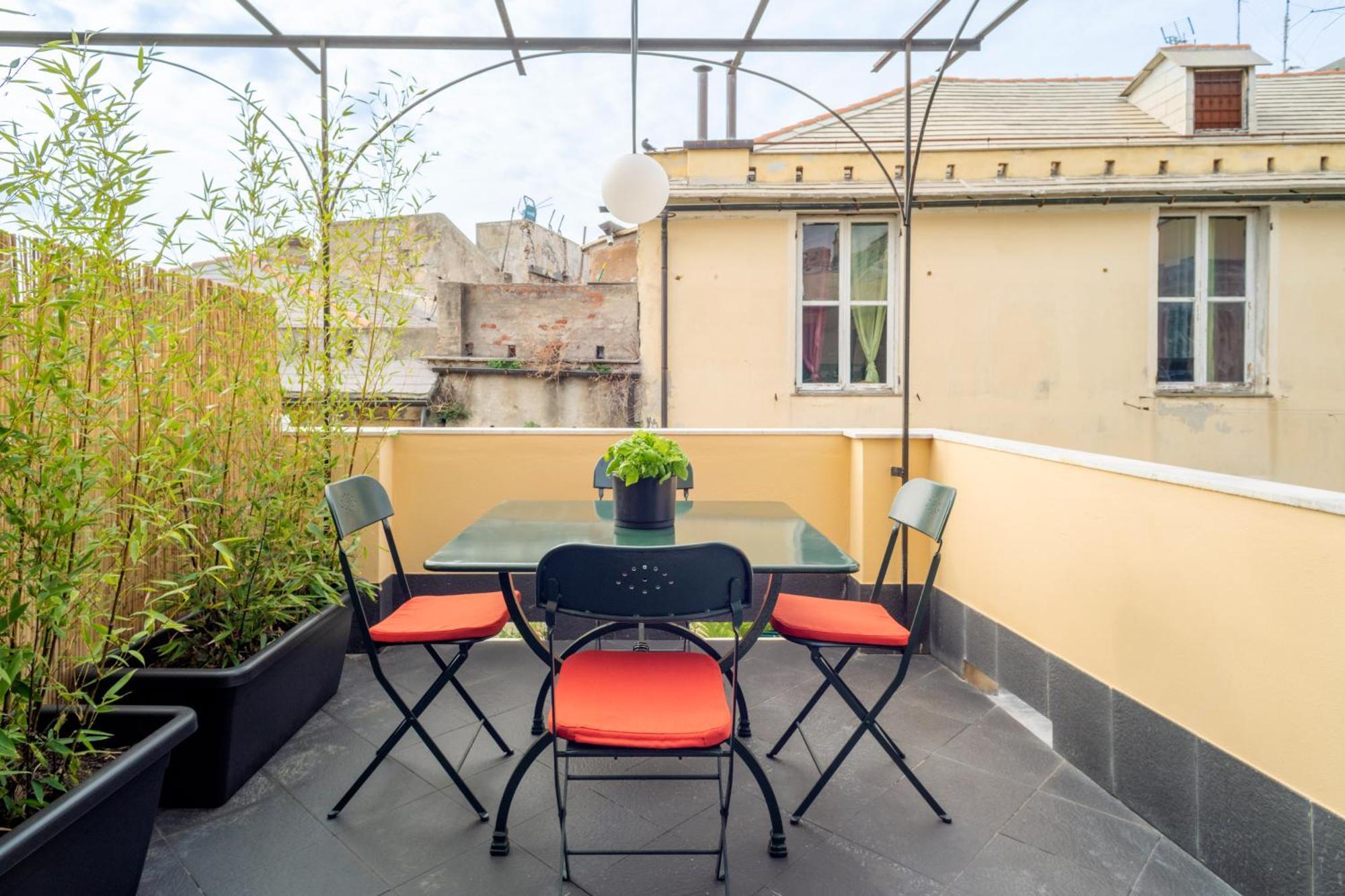 Cosy Apartment With Terrace เจนัว ภายนอก รูปภาพ